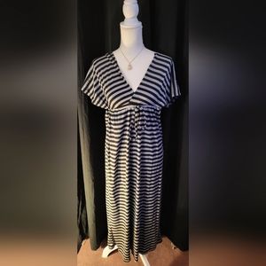 V neck black and gray dress